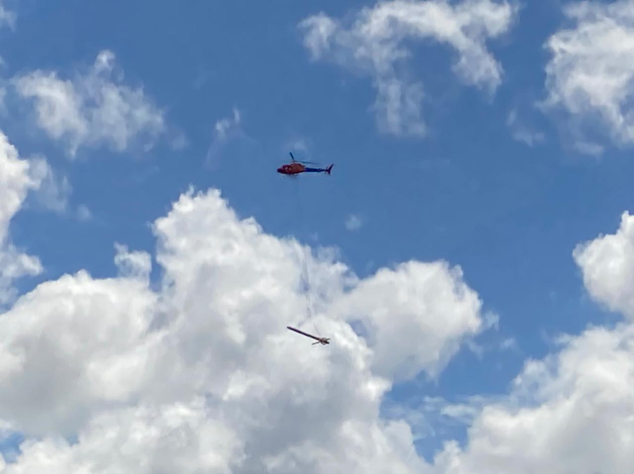 Helicóptero sobrevoa mina para diagnóstico