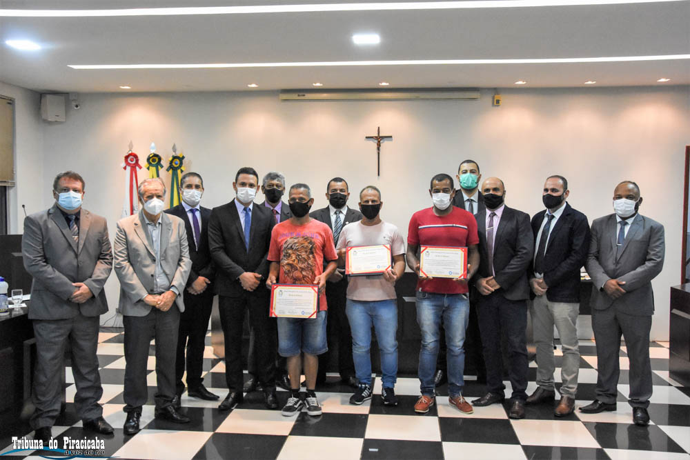 Câmara de São Gonçalo homenageia socorristas