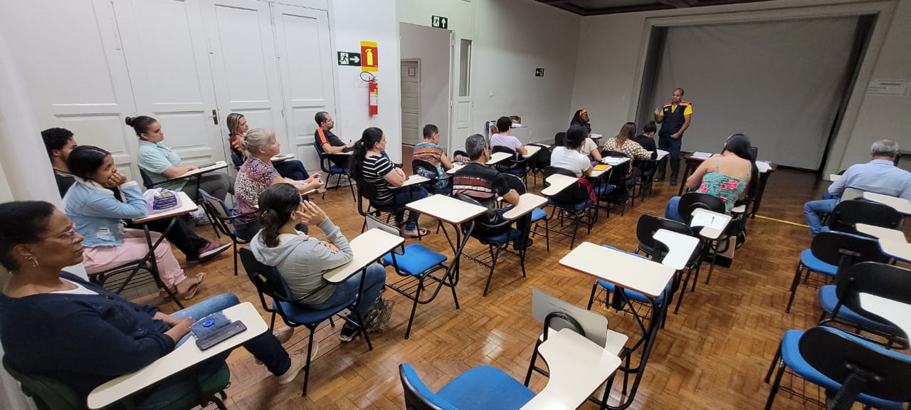 Prefeitura debate ações com a comunidade