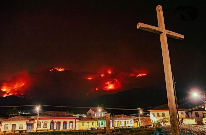  NÓS, PERDIDOS NO MEIO DO FOGO !