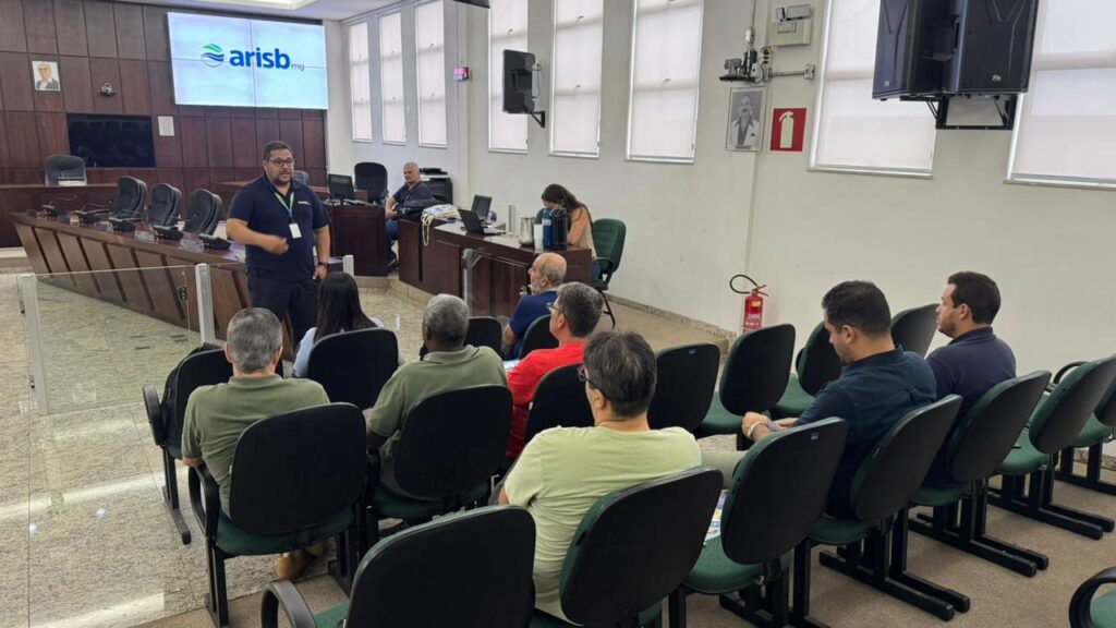 Câmara de João Monlevade recebe representantes da Arisb para diálogo sobre saneamento básico