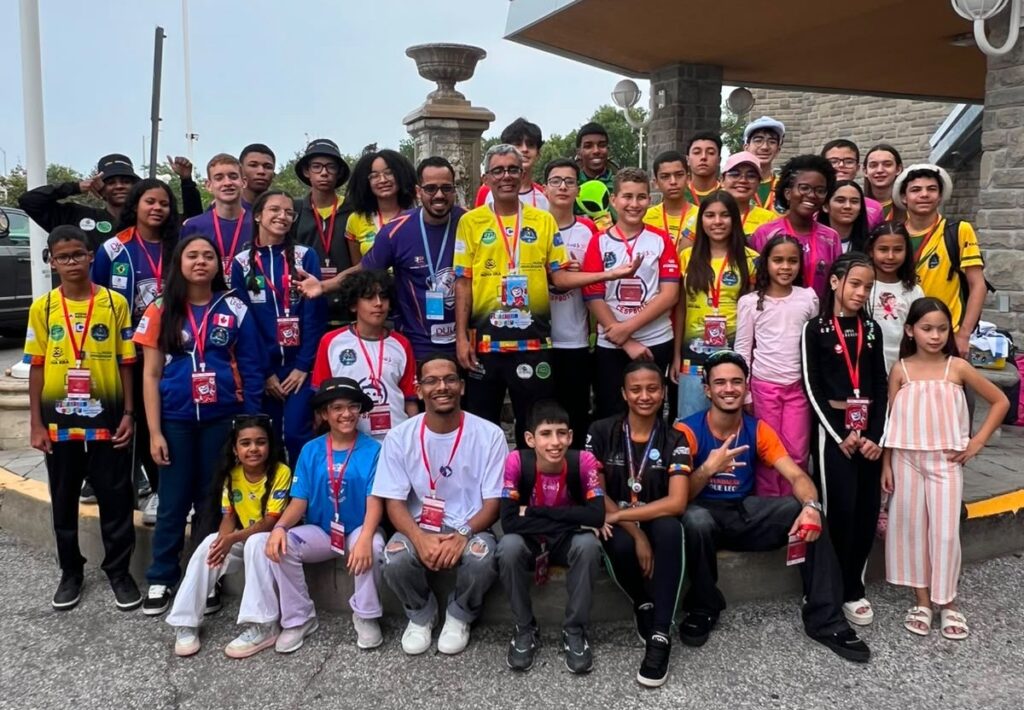 Estudantes do projeto ‘Na Mochila’ fazem história no Canadá e conquistam títulos mundiais no FIRA RoboWorld Cup 2026