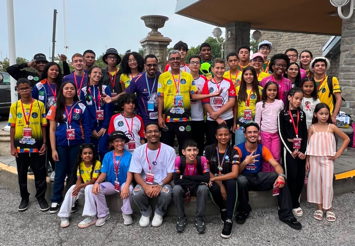 Estudantes do projeto ‘Na Mochila’ fazem história no Canadá e conquistam títulos mundiais no FIRA RoboWorld Cup 2026